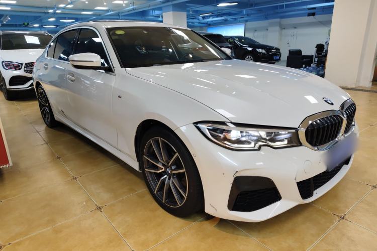 Used BMW 3 Series 2020 320Li M Sport Package Front Right 45 Deg