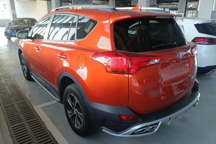 Used Toyota RAV4 2015 2.0L CVT Two-Wheel Drive Fashion Edition