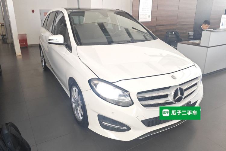 Used Mercedes-Benz B-Class 2015 B 200 Sport Edition Front Right 45 Deg