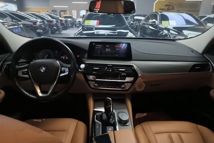 Used BMW 6 Series GT 2019 630i Luxury Design Package Center Console