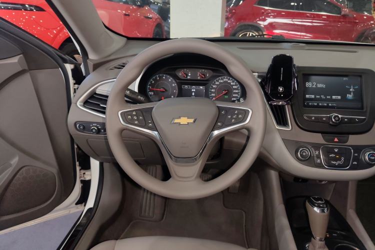 Used Chevrolet Malibu XL 2018 530T Automatic Luxury Edition Steering Wheel