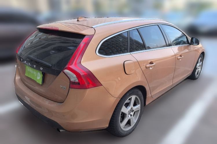 Used Volvo V60 2013 T5 Zhiya Edition Rear Right 45 Deg