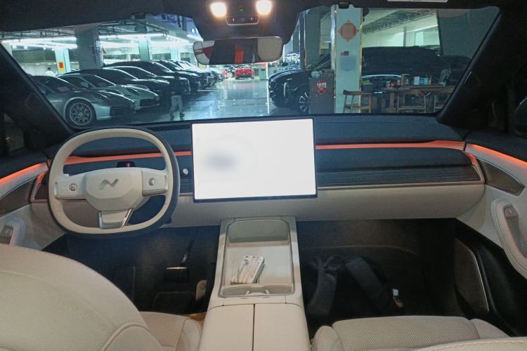 Used ONVO L60 2024 60 kWh Rear-Drive Version Center Console