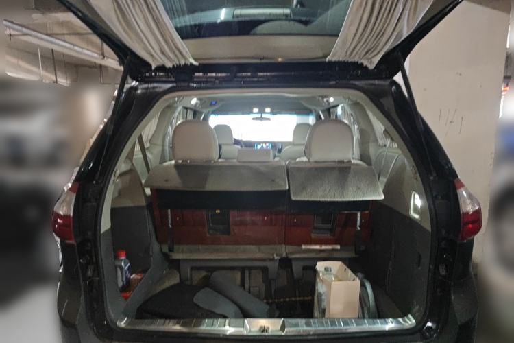 Used Toyota SIENNA 2015 3.5L Two-Wheel Drive LE