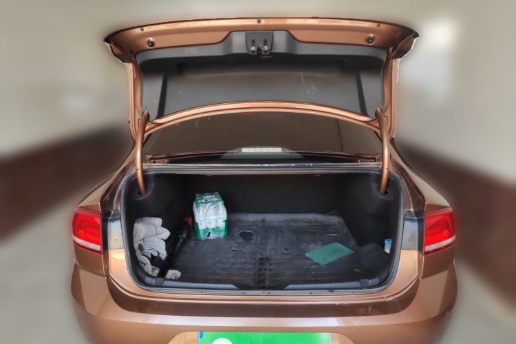 Used Volkswagen Lamando 2017 230TSI Manual Trend Edition
