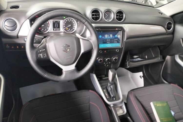 Used Suzuki Vitara 2016 1.4T Automatic Two-Wheel Drive Elite Model Center Console