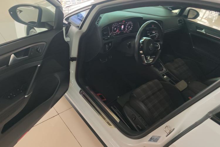 Used Volkswagen Golf GTI 2018 2.0 TSI GTI Driver Seat