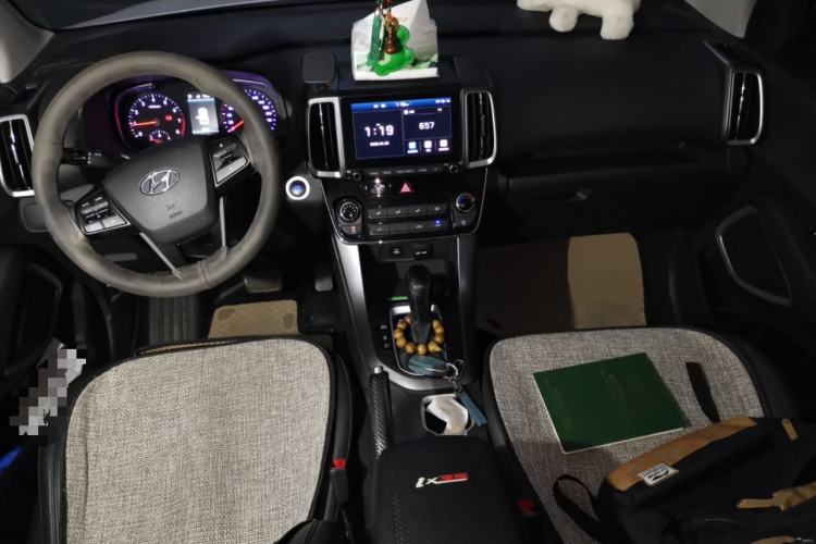 Used Hyundai ix35 2019 2.0L Automatic 2WD Zhiyong·Changxiang Edition China V Standard Center Console