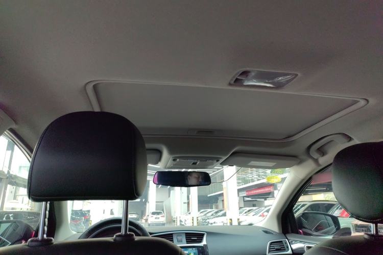 Used Nissan Sylphy 2019 1.6XV CVT Smart Connect Luxury Edition China VI Standard Headliner