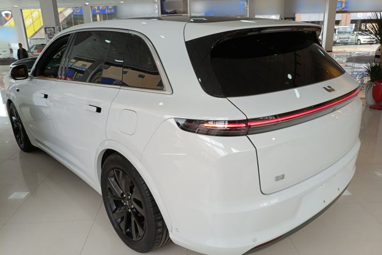 Used Li Auto L7 2023 Pro Model Rear Left 45 Deg