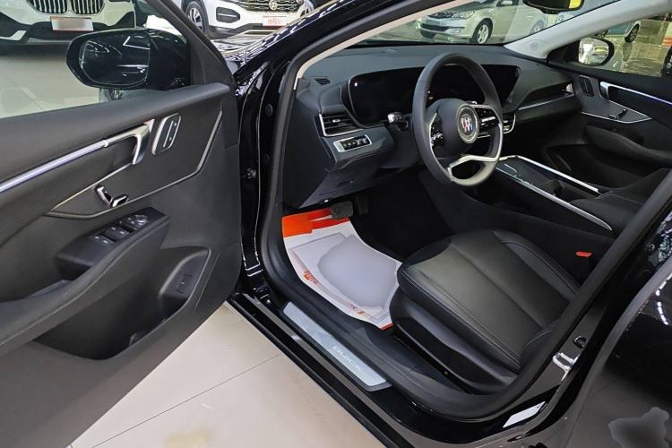 Used Buick LaCrosse 2025 28T Platinum Edition