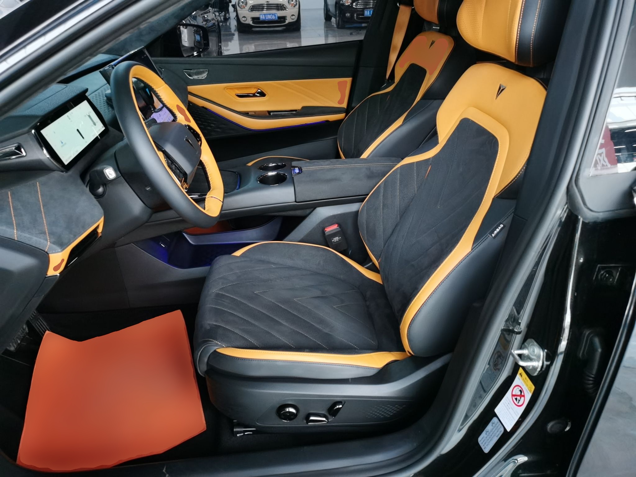 المقاعد الأمامية داخل السيارة