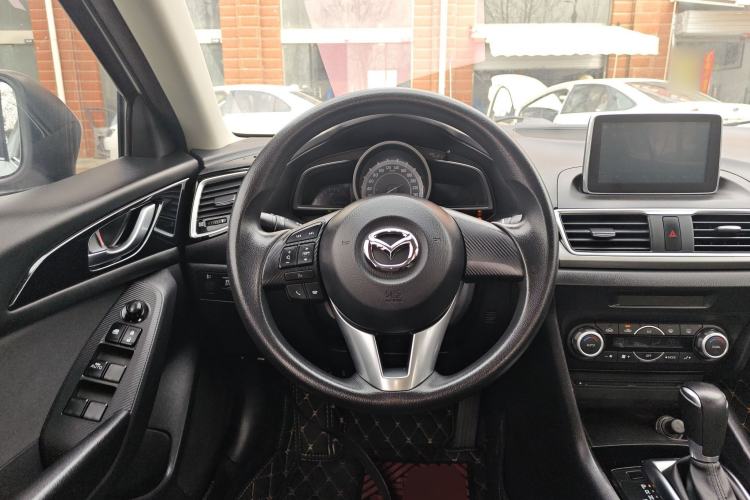 Used Mazda 3 Axela 2016 Sedan 1.5L Automatic Luxury Model
