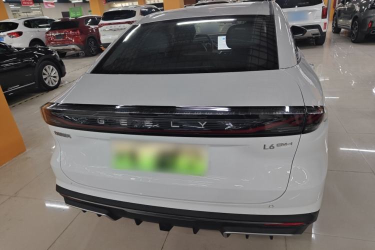 Used Geely Galaxy L6 2025 EM-i 140km Long-Range Version
