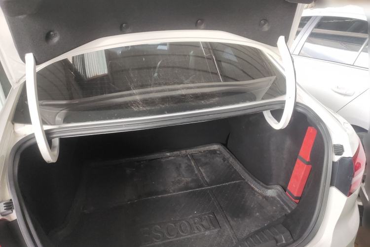 Used Ford Escort 2015 1.5L Automatic Fashion Model Trunk