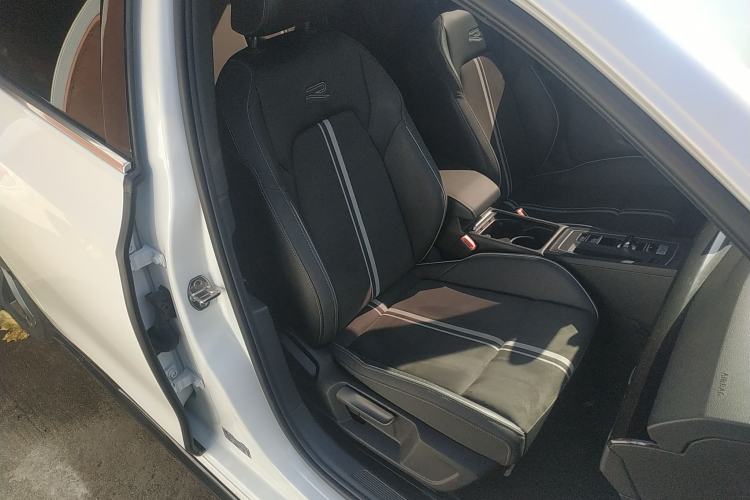 Used Volkswagen Golf 2023 Facelift 280TSI DSG R-Line Lite