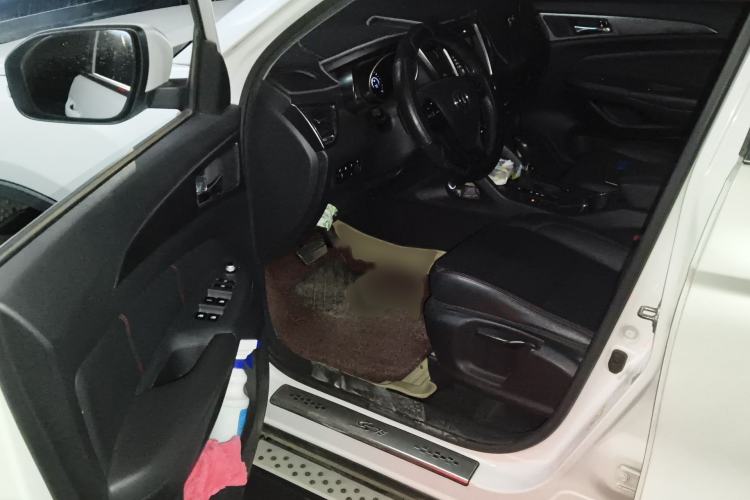 Used CHANGAN CS75 2014 1.8T Automatic Elite Model China IV Standard Interior 3