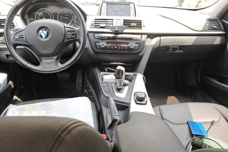 Used BMW 3 Series 2015 316i Active Edition Center Console