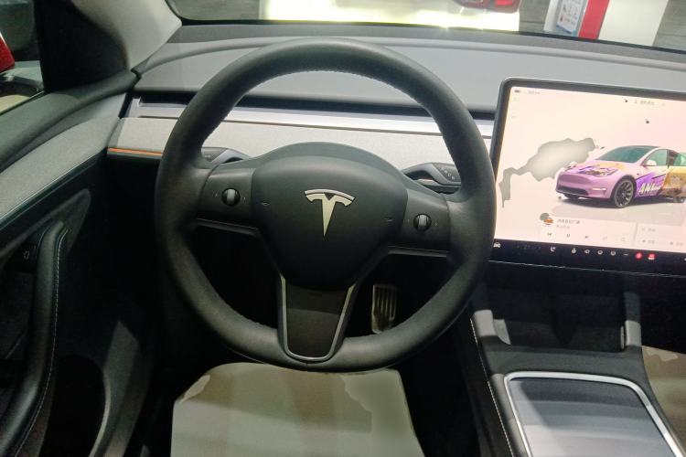 Used Tesla Model Y 2023 Long-Range All-Wheel-Drive Version
