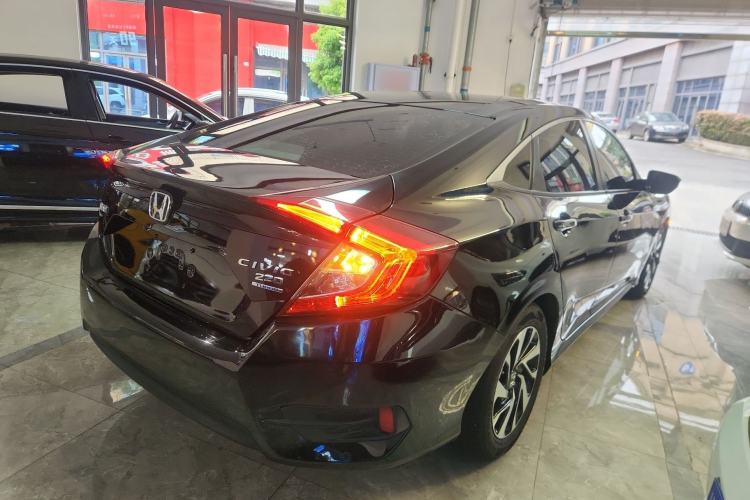 Used Honda Civic 2016 220TURBO Manual Luxury Edition Rear Right 45 Deg