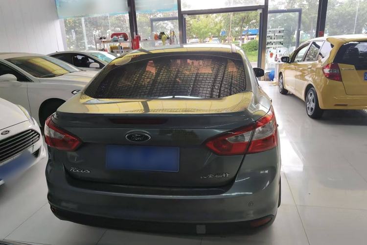 Used Ford Focus 2012 Sedan 1.6L Automatic Fashion Edition