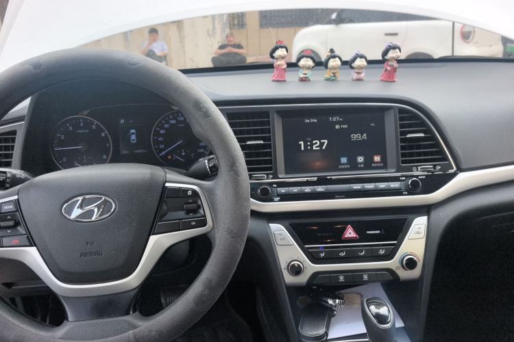 Used Hyundai Elantra (6th Generation / Lingdong) 2016 1.6L Automatic ZhiXuan – Elite Version Center Console