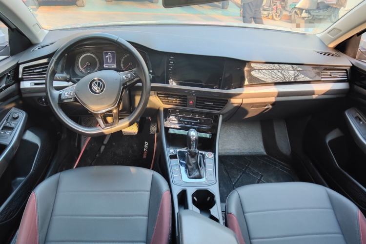 Used Volkswagen Bora 2021 280TSI DSG Elite Smart Connectivity Version Center Console