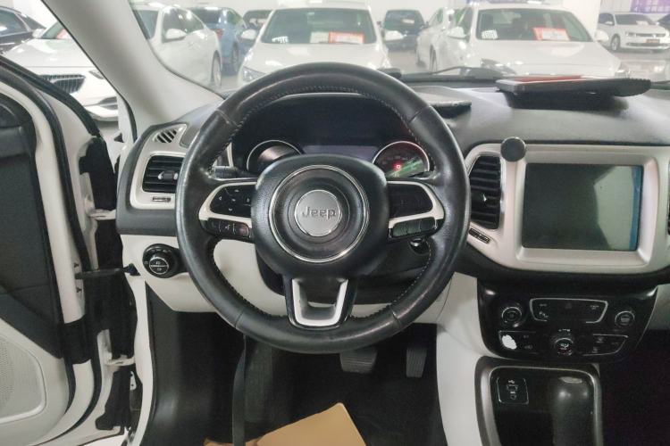 Used Jeep Compass 2017 200T Automatic Family Edition
