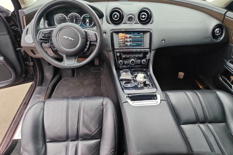 Used Jaguar XJ 2015 XJL 3.0 SC Elegant Business 80th Anniversary Limited Edition Center Console