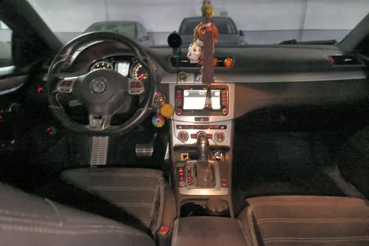 Used Volkswagen FAW-Volkswagen CC 2013 2.0 TSI Luxury Model Center Console