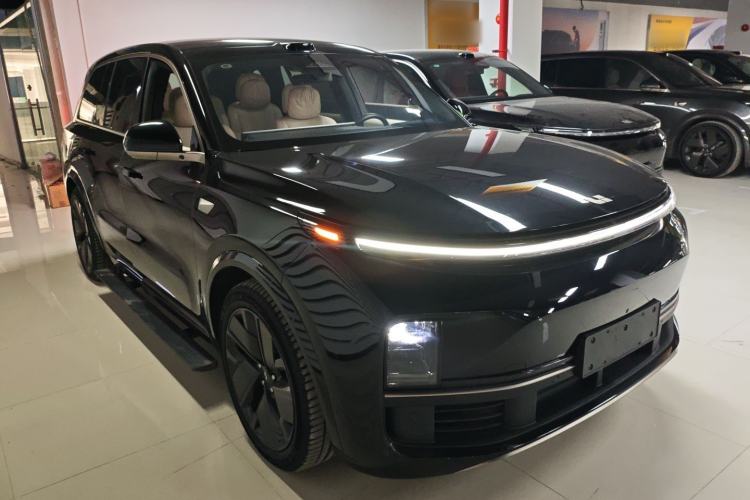 Used Li Auto L9 2025 Ultra Smart Refreshed Edition Front Right 45 Deg