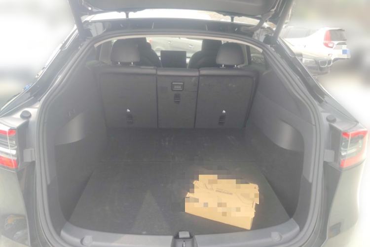 Used Tesla Model Y 2023 Long-Range All-Wheel-Drive Version
