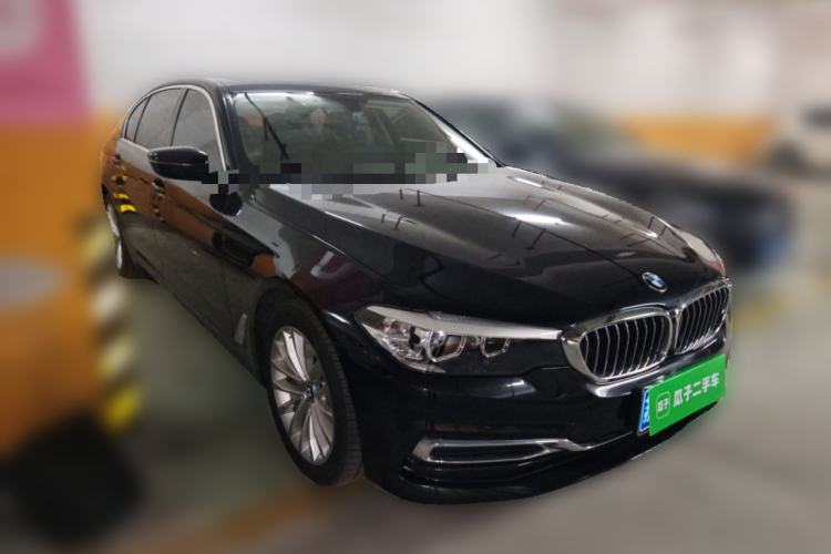 Used BMW 5 Series 2019 Updated 530Li xDrive Luxury Package Front Right 45 Deg