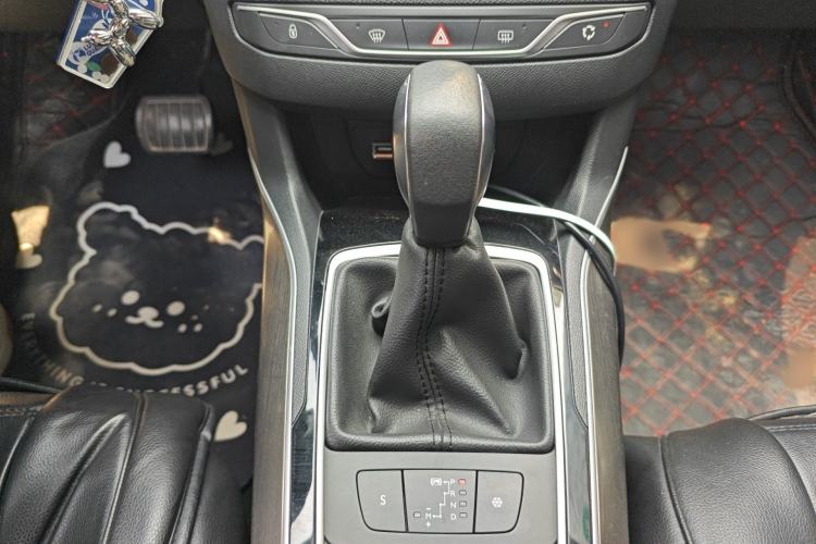 Used Peugeot 408 2014 1.8L Automatic Luxury Edition Gear Lever