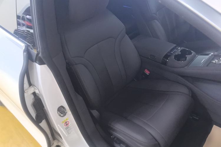 Used Denza Z9 2024 1100 km All-Wheel-Drive Ultra Version