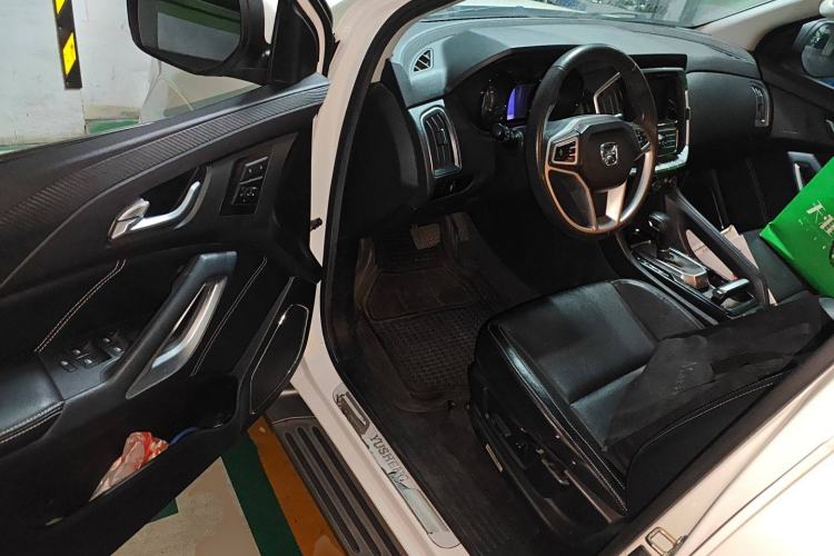 Used JMC Yusheng S350 2017 2.0T Automatic 2WD Diesel Luxury Version with Sunroof 5 Seats