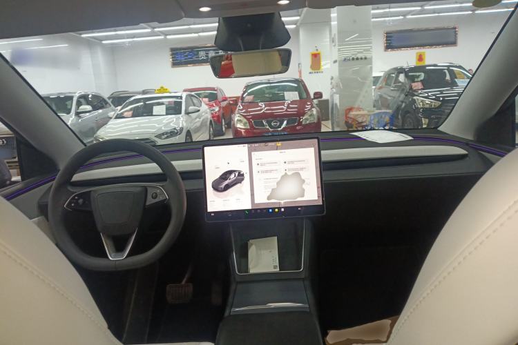 Used Tesla Model Y 2025 Rear-Wheel-Drive Version