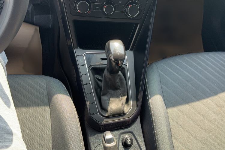 Used Volkswagen Lavida 2023 New Rui 1.5L Automatic New Yi Edition Gear Lever