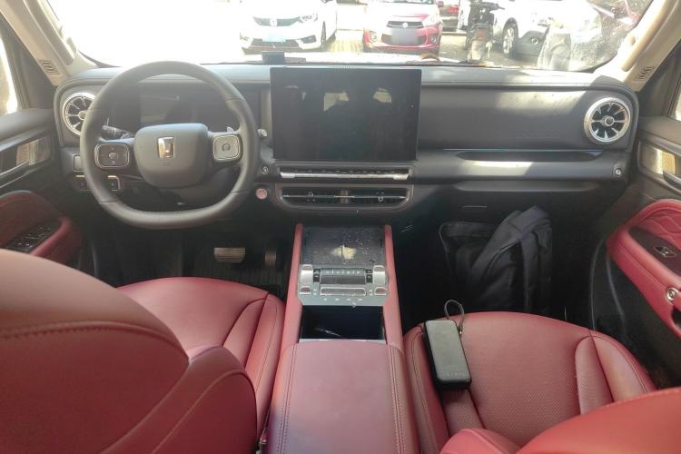 Used Tank 300 2025 2.0T Conqueror Center Console