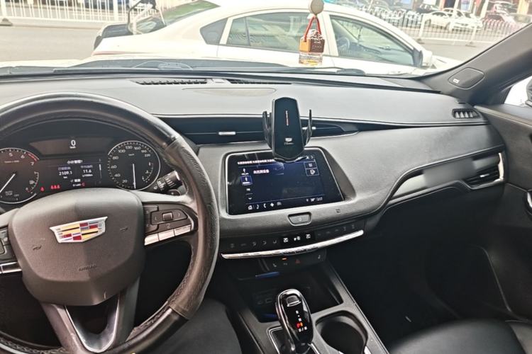 Used Cadillac XT4 2021 28T Two-Wheel Drive Leading Version

