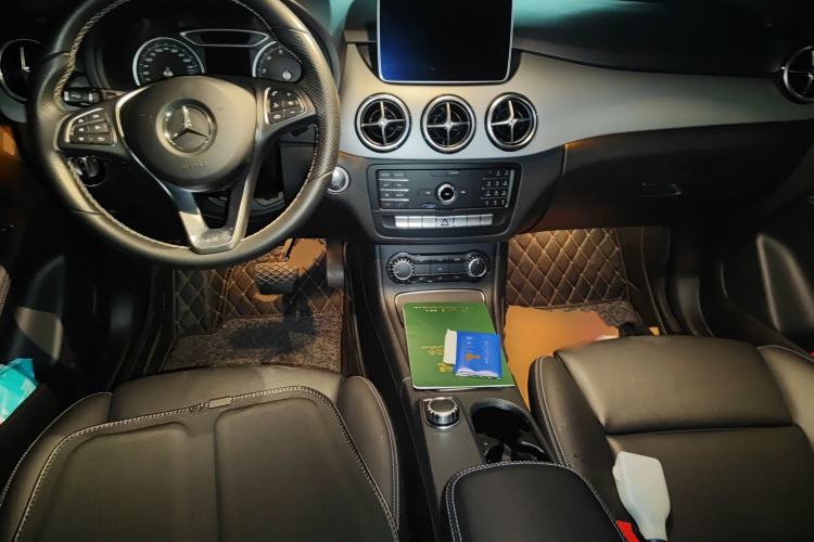 Used Mercedes-Benz B-Class 2019 B 200 Sport Edition Center Console