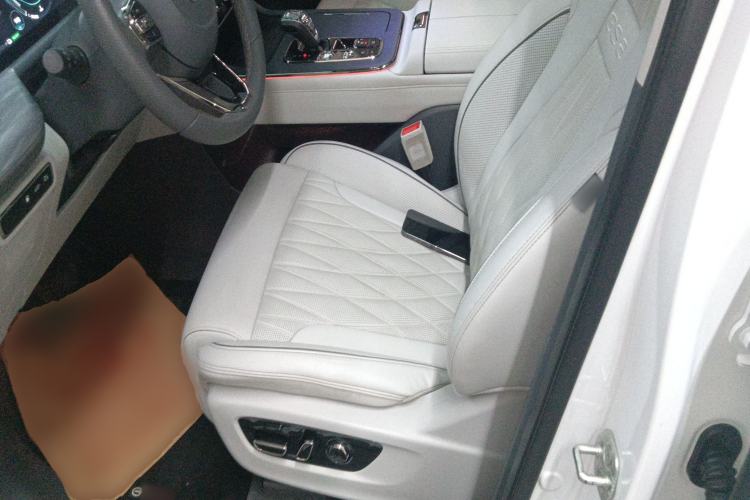 Used GAC Trumpchi GS8 2022 Dual-Engine Series 2.0TM Two-Wheel Drive Prestige Edition (7 Seats)
