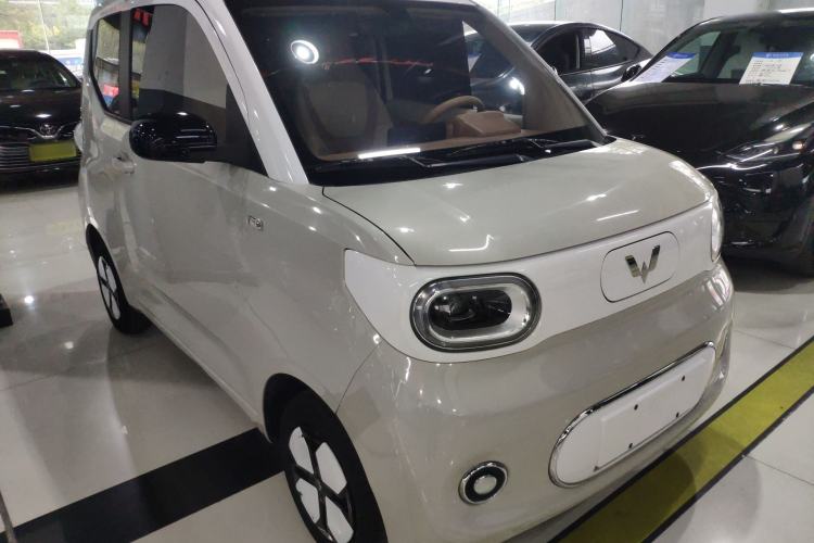 Used Wuling Hongguang MINIEV 2024 3rd Generation 215km Advanced Version
