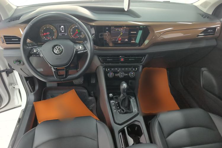 Used Volkswagen Tharu 2020 280TSI Two-Wheel Drive Luxury Plus Version China VI Standard Center Console