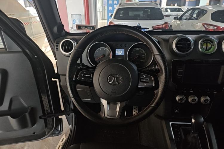 Used BAIC Off-Road BJ40 2016 40L 2.3T Automatic All-Wheel Drive Premium Edition Steering Wheel