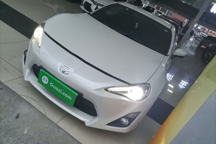 Used Toyota 86 2014 2.0L Manual Luxury Version