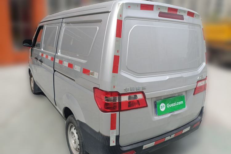 Used Jinbei Hiace X30 2023 1.5L Super-Enjoyment Van 2/5 Seats Non-Air-Conditioned Version SWC15M
