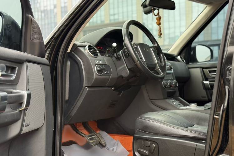 Used Land Rover Discovery 2016 3.0 SC Obsidian Black Heritage Edition SE