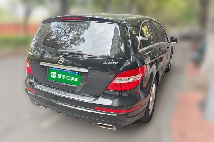 Used Mercedes-Benz R-Class 2015 R 320 4MATIC Luxury Model Rear Right 45 Deg