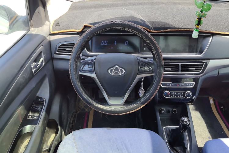 Used CHANGAN KAICHENG Oushang A600 2016 1.5L Manual Luxury 7-Seater Steering Wheel